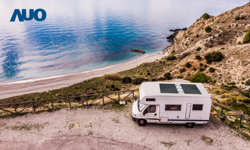 「可撓輕量化太陽光電板SunCurva」使用輕量特殊耐候型複合板取代傳統太陽能板的玻璃前板，不僅降低70%重量，每米平方僅3Kg；具有抗衝擊性能及通過電磁相容性測試，可應用於交通運輸工具，如露營車、遊艇等